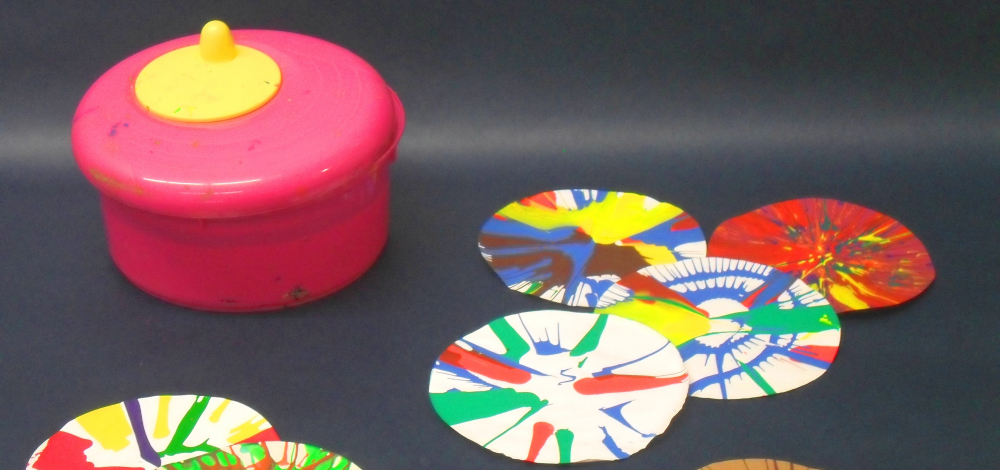 Ferienprogramm Farbe rein und Schleudergang auf Maximum!
