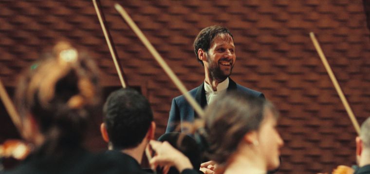 DIE LEISEN UND DIE GROSSEN TÖNE