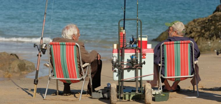 DAS GROSSE LOS – 1 INSEL, 40 EINWOHNER, 2 BETRÜGER