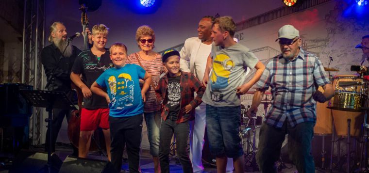 KLAZZ BROTHERS & CUBA PERCUSSION Summ Summ Salsa