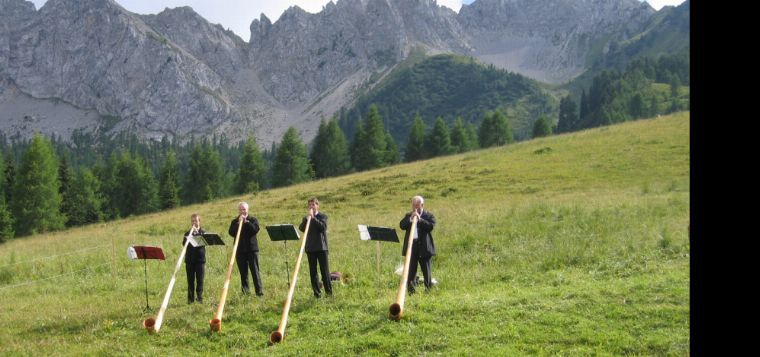Zwischen Alpenromantik und barocker Pracht - Jubiläumskonzert 30 Jahre Alphornensemble Weimar