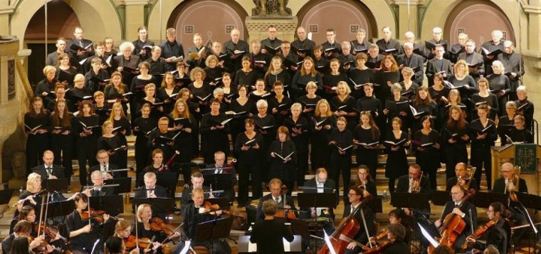 Johannes Brahms: "Ein deutsches Requiem" für Soli, Chor und Orchester op. 45