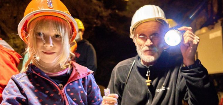 Kinderführung im Bergwerk mit Edelsteinsieben - Die Sächsische Schweiz untertage erleben